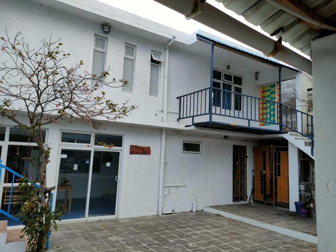 La Terrasse Hotel Port South East Exterior foto
